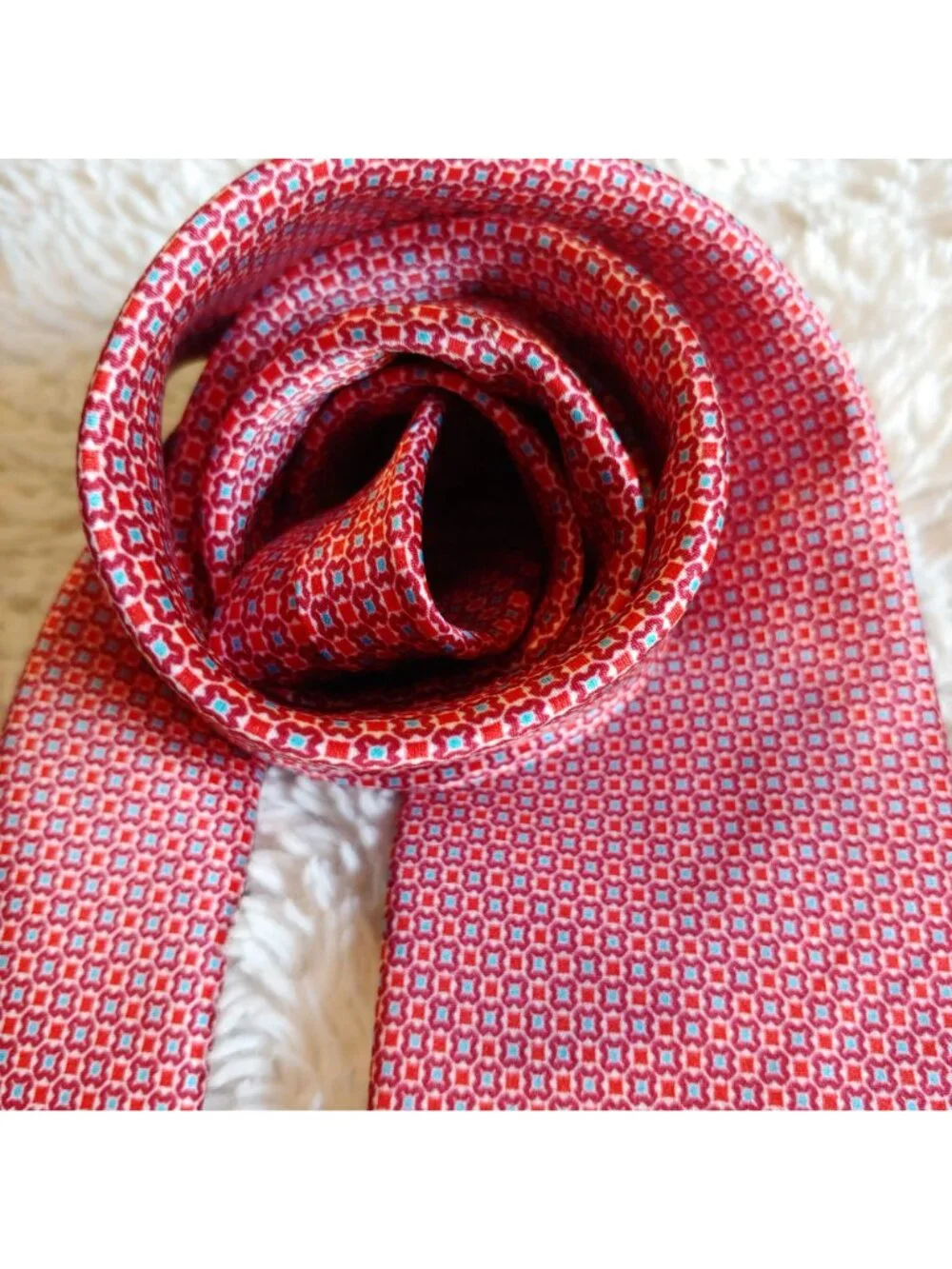 Brioni Silk Tie Raspberry Coral Geometric Neat Foulard Medallion Made in Italy